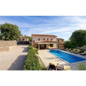 Amazing home in Garica with 4 Bedrooms, WiFi and Outdoor swimming pool