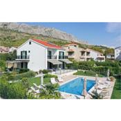 Amazing home in Orij with 4 Bedrooms, Outdoor swimming pool and Heated swimming pool