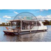 Amazing ship-boat in Havelsee OT Ktzkow with 1 Bedrooms