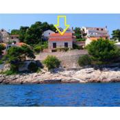 Apartments and rooms Ref - 20 m from sea