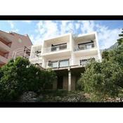 Apartments and rooms Vedra- parking
