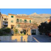 Apartments and rooms with parking space Makarska - 18028
