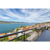 Apartments Petar - great location close to the sea