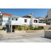 Apartments with a parking space Hvar - 4635