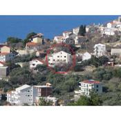 Apartments with a parking space Igrane, Makarska - 13535
