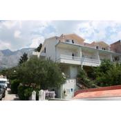 Apartments with a parking space Makarska - 6636
