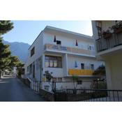 Apartments with a parking space Makarska - 6778