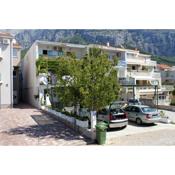 Apartments with a parking space Makarska - 9129
