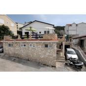 Apartments with a parking space Mastrinka, Ciovo - 16463