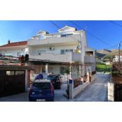 Apartments with a parking space Trogir - 9455