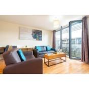 Arcadian - Balcony Apartment - 2 Bedrooms - Secure Parking - City Centre