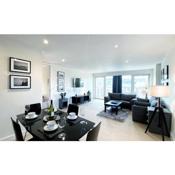 Artistic and luxurious APT with Sea view. Beach side