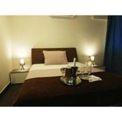 Athens-luxurious-suite 40