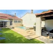 Awesome Home In Avignon With Outdoor Swimming Pool, Private Swimming Pool And 3 Bedrooms