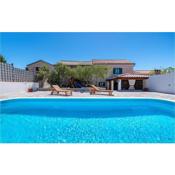 Awesome home in Drage with WiFi, Outdoor swimming pool and Jacuzzi