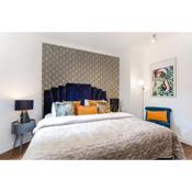AWESOME LEICESTER SQ! Fashion Flat for Theatre Families and Happy Friends