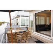 Awesome ship-boat in Aalsmeer with 2 Bedrooms and WiFi