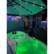 Bankhead Accommodation with Hot Tub Aberdeenshire