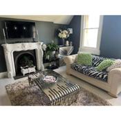 Beautiful 2 Bed Apartment in Bath - free onsite parking