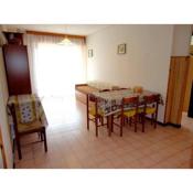 Beautiful Apartment for 5 People -terrace-pool-tv