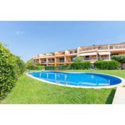 Beautiful apartment for 6 people with pool, parking and wifi - 10 minutes from the beach