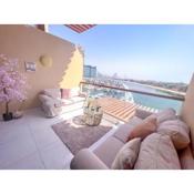 Beautiful Apartment on Palm Jumeirah with Huge Sea View Balcony