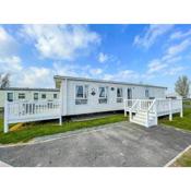 Beautiful Caravan With Decking Wifi At Martello Beach Holiday Park Ref 29077dw