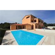 Beautiful home in Divsici with Outdoor swimming pool, 3 Bedrooms and WiFi