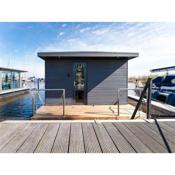 Beautiful houseboat in Marina of Volendam with shared pool