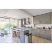 Beautiful & Modern 3BD House- Kennington!