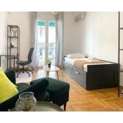 Beautifully decorated spacious aprt for 5 near Acropolis