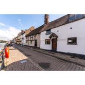 Bewdley River Cottage - Private Gated Parking Inc