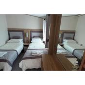 Binka - Luxury 40 x 14ft Lodge