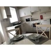 Bluebell House 2 bedroom with parking and garden