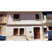 Born 23 - House with Pool in the centre of Lluchmayor. free wifi