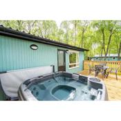 Bracken Lodge 15 with Hot Tub