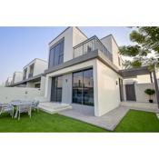 Brand New Luxurious 4BR & Maid Room Townhouse in Dubail Hill Estate