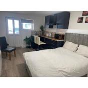 Brand new studio Apartment with beautiful Kitchen-Close to Liverpool City Centre