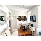 Bright and spacious three bedroom apt in the heart of Lisbon