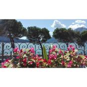 Casa d'epoca fronte lago a Domaso lago di Como