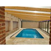 Casa Rural Baños del Rey con piscina climatizada