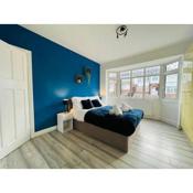 Central Luton 4 Bedroom home✪parking✪By Hostaguest