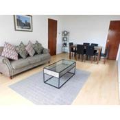 Charming 2 bed apt close to City and SEC Hydro