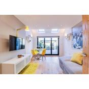 Charming and Modern 2 Bedroom House with Parking