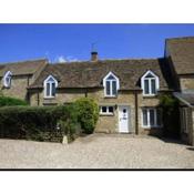 Charming Grade 11 Listed 2 bedroom Cotswold cottage