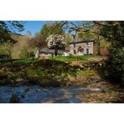 Charming Riverside Cottage in Snowdonia National Park