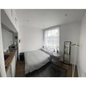 Charming Studio in London - 1 person only