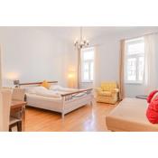 Cheerful 2BR Apartment - suitable for Longstays