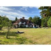 Chichester Retreat with Large Private Mature Garden