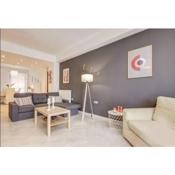 Chloe Lux Apartment with 2-bdrms, Ensuite, Netflix- lux accommodation